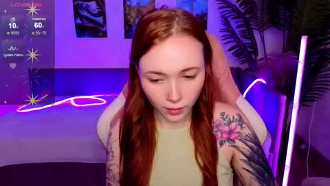 Snapshot of maya_light chatting on October 21, 2025, 2:12 am Maya online show from October 21, 2025, 2:12 am