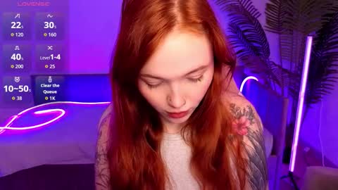 Snapshot of maya_light chatting on November 22, 2025, 8:24 am Maya online show from November 22, 2025, 8:24 am