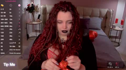 Maya Mils online show from February 4, 2026, 1:44 am