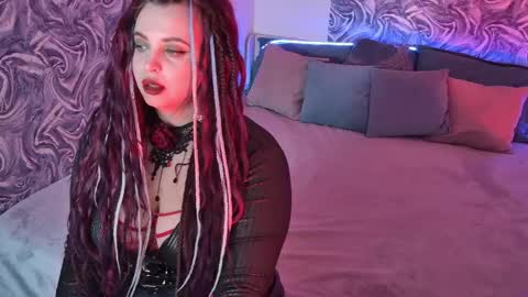 Snapshot of maya_mils chatting on May 18, 2026, 4:07 am Maya Mils online show from May 18, 2026, 4:07 am