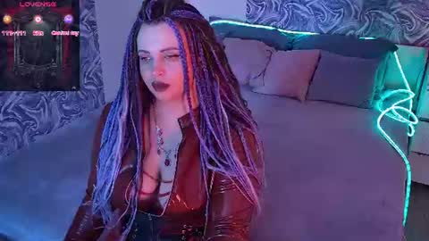 Maya Mils online show from July 31, 2026, 1:16 am