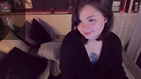 Snapshot of maya_muse chatting on December 14, 2024, 3:36 pm Woman online show from December 14, 2024, 3:36 pm