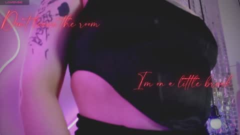 Snapshot of maya_muse chatting on January 20, 2025, 8:52 am Woman online show from January 20, 2025, 8:52 am