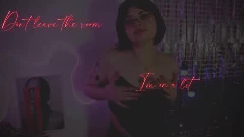 Snapshot of maya_muse chatting on March 9, 2025, 5:06 pm Woman online show from March 9, 2025, 5:06 pm