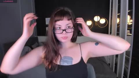 Snapshot of maya_muse chatting on November 15, 2025, 3:19 pm Woman online show from November 15, 2025, 3:19 pm