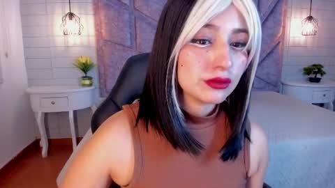 Snapshot of maya_rivers chatting on June 17, 2026, 4:04 am Maya online show from June 17, 2026, 4:04 am