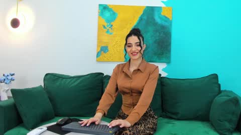 Maya online show from January 27, 2025, 2:24 pm