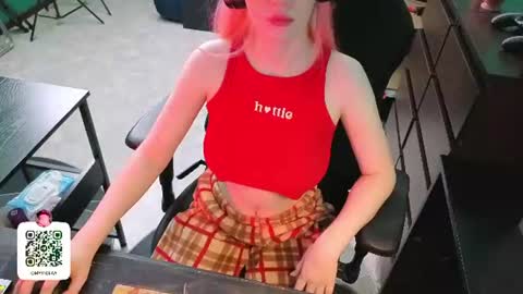 Maya Viola online show from July 14, 2026, 5:45 am