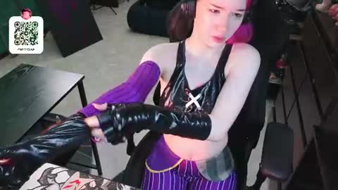 Maya Viola online show from July 26, 2026, 1:36 am