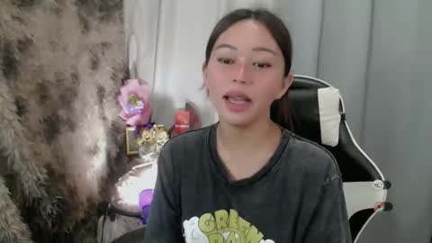 mayasally_ online show from December 18, 2025, 9:59 am