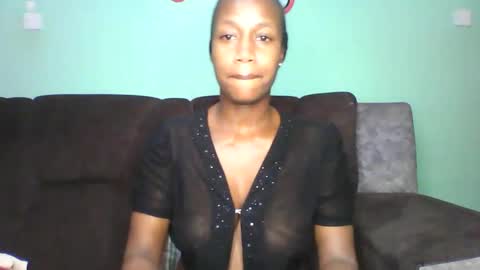 Snapshot of mayasmiley_ chatting on October 9, 2025, 6:44 am prettydoll online show from October 9, 2025, 6:44 am