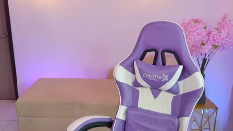 Snapshot of mayavexx chatting on July 17, 2026, 4:56 pm Maya Vexx online show from July 17, 2026, 4:56 pm
