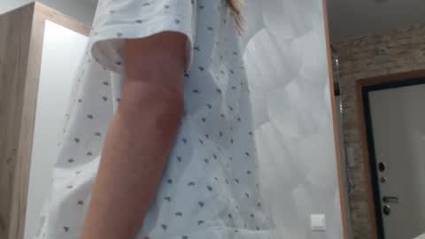 Snapshot of maybe_doll chatting on March 20, 2026, 9:08 pm maybe_doll online show from March 20, 2026, 9:08 pm