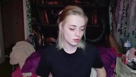 maybe_yours333 online show from July 29, 2026, 12:58 pm
