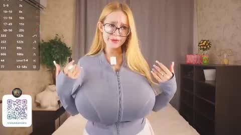 Snapshot of maybellebyone chatting on June 14, 2026, 4:09 pm Milina online show from June 14, 2026, 4:09 pm