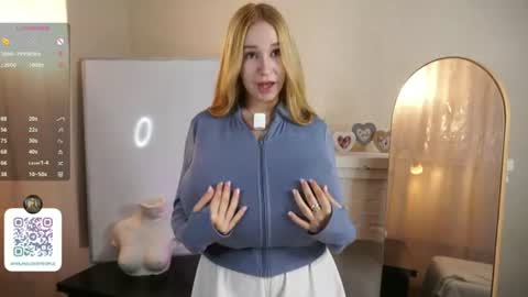Snapshot of maybellebyone chatting on July 31, 2026, 5:56 pm Milina online show from July 31, 2026, 5:56 pm