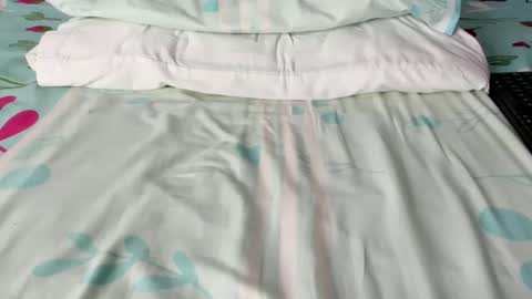 Maybelline69 online show from December 17, 2025, 5:41 pm