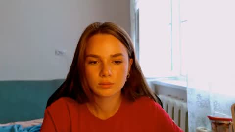 Snapshot of maybloom_ chatting on June 20, 2026, 5:32 am maybloom_ online show from June 20, 2026, 5:32 am