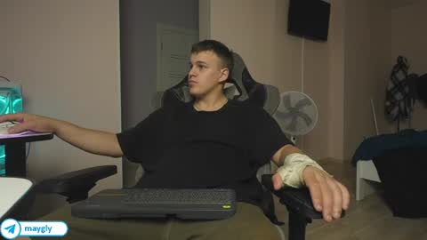 Snapshot of maygly chatting on June 14, 2026, 8:33 pm Slava and Alextatto online show from June 14, 2026, 8:33 pm