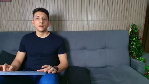 Snapshot of maykol_victoria chatting on January 2, 2025, 6:07 am Maykol victoria1624 online show from January 2, 2025, 6:07 am