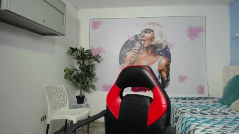 Maylin  online show from April 24, 2026, 7:49 pm