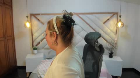 Mailyn online show from March 10, 2025, 10:13 pm