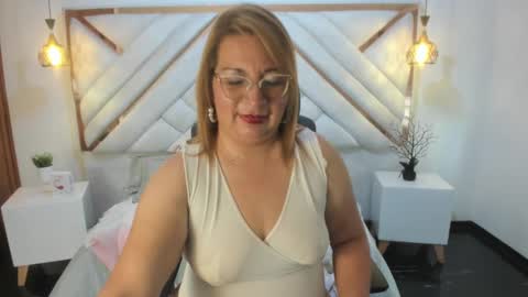 Mailyn online show from March 12, 2025, 9:03 pm