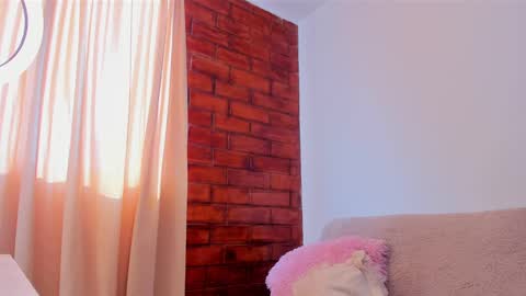 Snapshot of mayproject2 chatting on February 14, 2025, 1:29 pm may online show from February 14, 2025, 1:29 pm