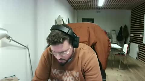 Snapshot of maythe4bwu chatting on January 27, 2025, 2:24 pm maythe4bwu online show from January 27, 2025, 2:24 pm