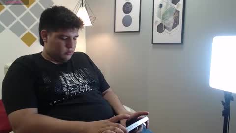 Snapshot of mazenrois chatting on January 15, 2026, 3:00 am mazen online show from January 15, 2026, 3:00 am