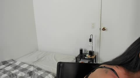 mazikeen_18 online show from April 23, 2026, 1:13 pm