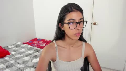 Snapshot of mazikeen_18 chatting on July 28, 2026, 2:35 pm mazikeen_18 online show from July 28, 2026, 2:35 pm