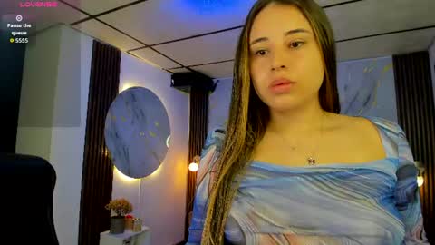 Camila online show from July 30, 2026, 12:04 pm