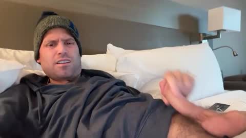 Snapshot of mbnc chatting on November 25, 2025, 8:42 pm lol online show from November 25, 2025, 8:42 pm