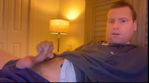 Snapshot of mbnc chatting on December 16, 2025, 8:47 pm lol online show from December 16, 2025, 8:47 pm