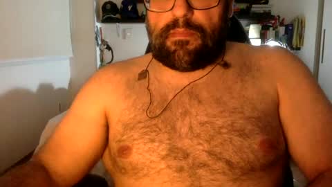 Snapshot of mbotve chatting on June 17, 2026, 7:44 am VzlaMan online show from June 17, 2026, 7:44 am