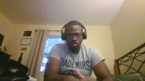 Mark online show from October 5, 2025, 11:35 pm