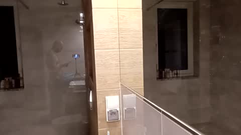 mckiubone online show from February 7, 2025, 1:47 am