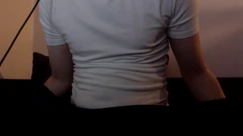 Snapshot of mcmike_es chatting on January 2, 2025, 1:51 pm Mike online show from January 2, 2025, 1:51 pm