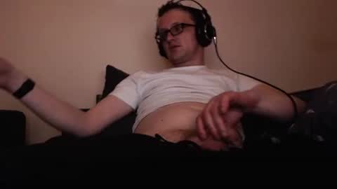 Snapshot of mcmike_es chatting on February 15, 2025, 7:39 pm Mike online show from February 15, 2025, 7:39 pm