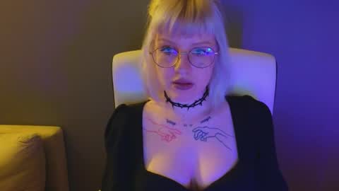 Roze online show from May 10, 2026, 10:59 pm