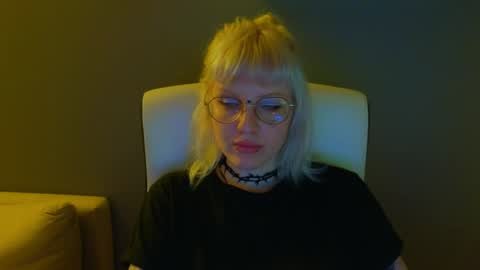 Roze online show from May 12, 2026, 11:13 pm