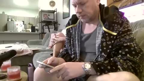 me2283 online show from March 3, 2025, 2:04 am