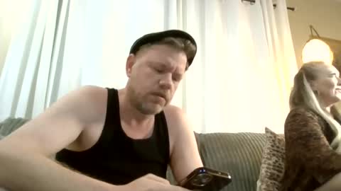 Snapshot of me2283 chatting on June 24, 2026, 2:10 am me2283 online show from June 24, 2026, 2:10 am