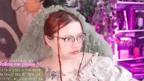 Snapshot of me_hanna chatting on June 5, 2026, 4:52 am Hanna online show from June 5, 2026, 4:52 am