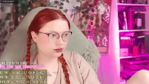 Snapshot of me_hanna chatting on June 18, 2026, 2:23 am Hanna online show from June 18, 2026, 2:23 am