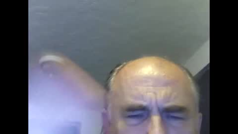 meaderd740870 online show from November 1, 2025, 4:25 am