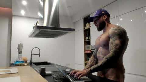 Snapshot of mealphamale chatting on June 9, 2026, 5:24 pm Alpha Male online show from June 9, 2026, 5:24 pm