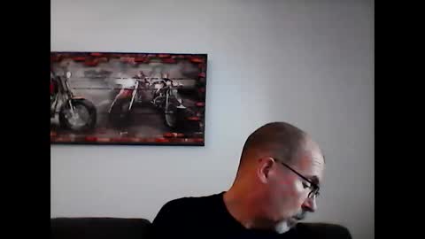 Snapshot of meathome3 chatting on February 7, 2025, 8:31 pm me at home online show from February 7, 2025, 8:31 pm