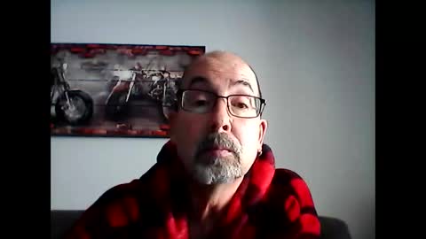 Snapshot of meathome3 chatting on February 9, 2025, 4:18 pm me at home online show from February 9, 2025, 4:18 pm